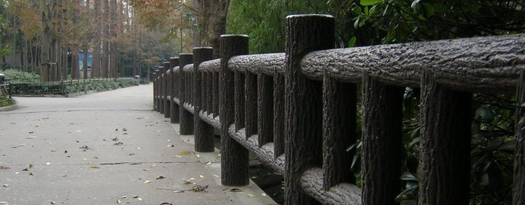 公園混凝土仿樹(shù)皮欄桿